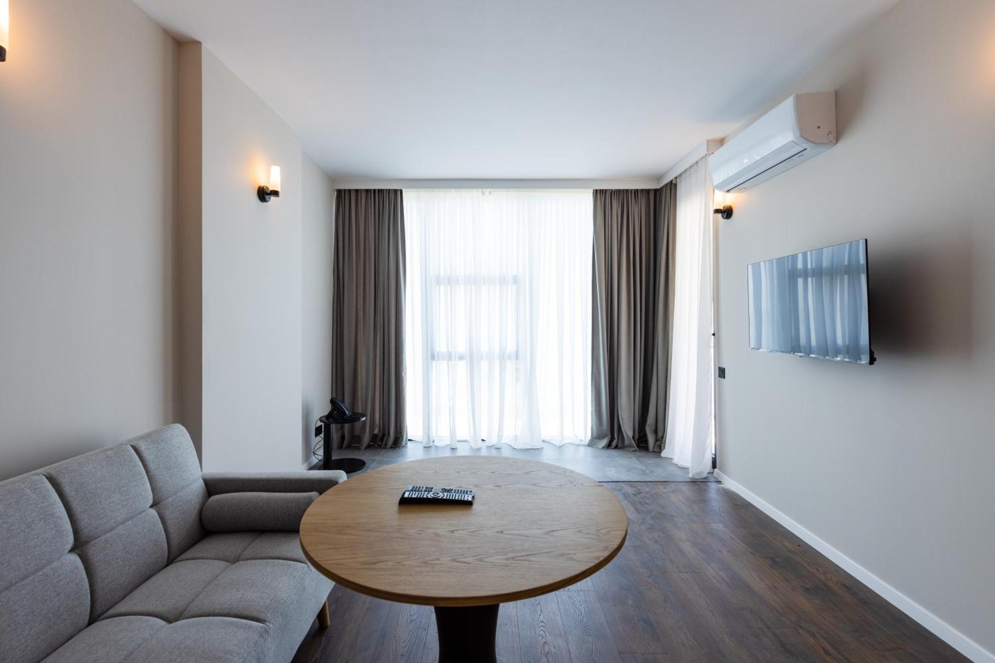 Aqua Batumi Hotel & Apartments Dış mekan fotoğraf